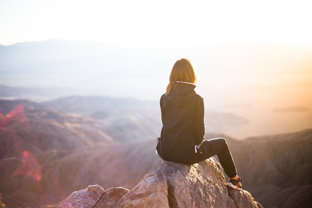 Scopri come scegliere l'abbigliamento femminile da montagna perfetto per te!